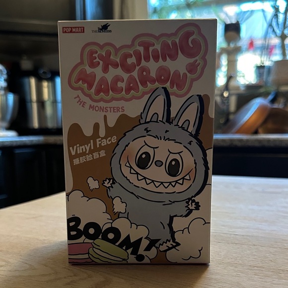 POP MART | THE MONSTERS | Exciting Macaron Vinyl Face Toy - Green Grape - Picture 2 of 13